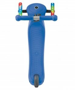 Globber Primo V2 Lights Foldable Tri-Scooter Blau 7 Globber Primo V2 Lights Foldable Tri-Scooter Blau -Adidas-Shop Globber Primo V2 Lights Opvouwbare Tri Scooter 3 2208011344